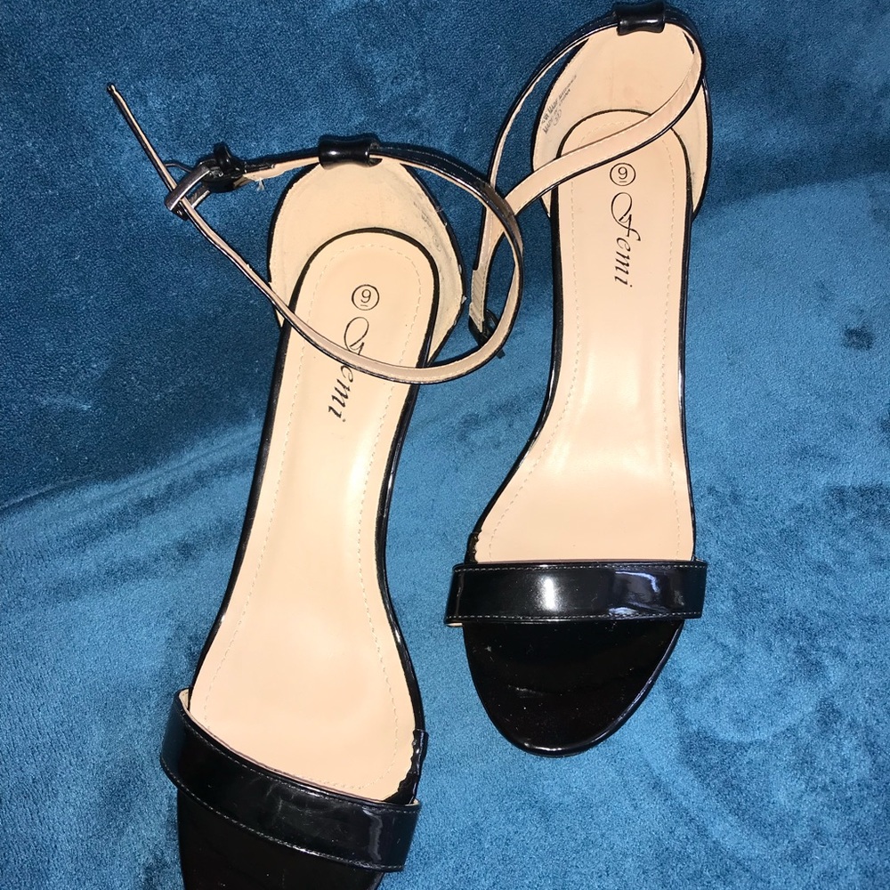 Demi Heels - Picture 2 of 3